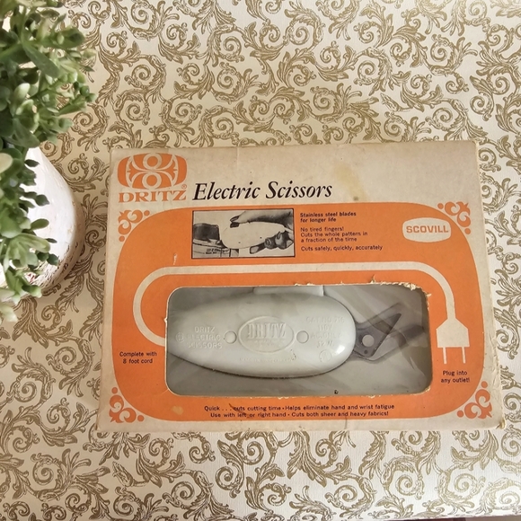 Vintage Scovill Dritz Electric Fabric Cutting Sewing Scissors Switzerland Made - Picture 8 of 14